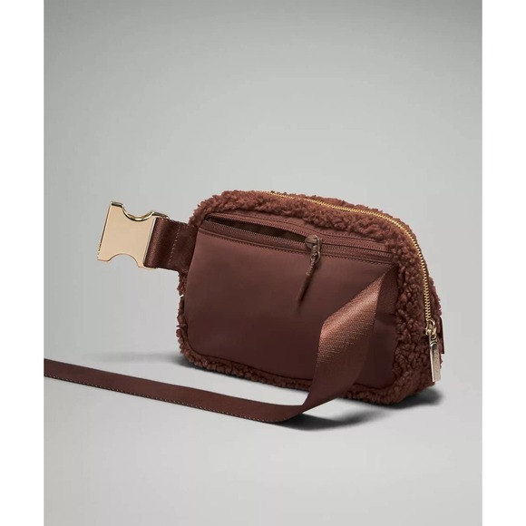 NWT Lululemon Everywhere Belt Bag 1L Fleece- Earth/Gold Brown recycled - Picture 3 of 6